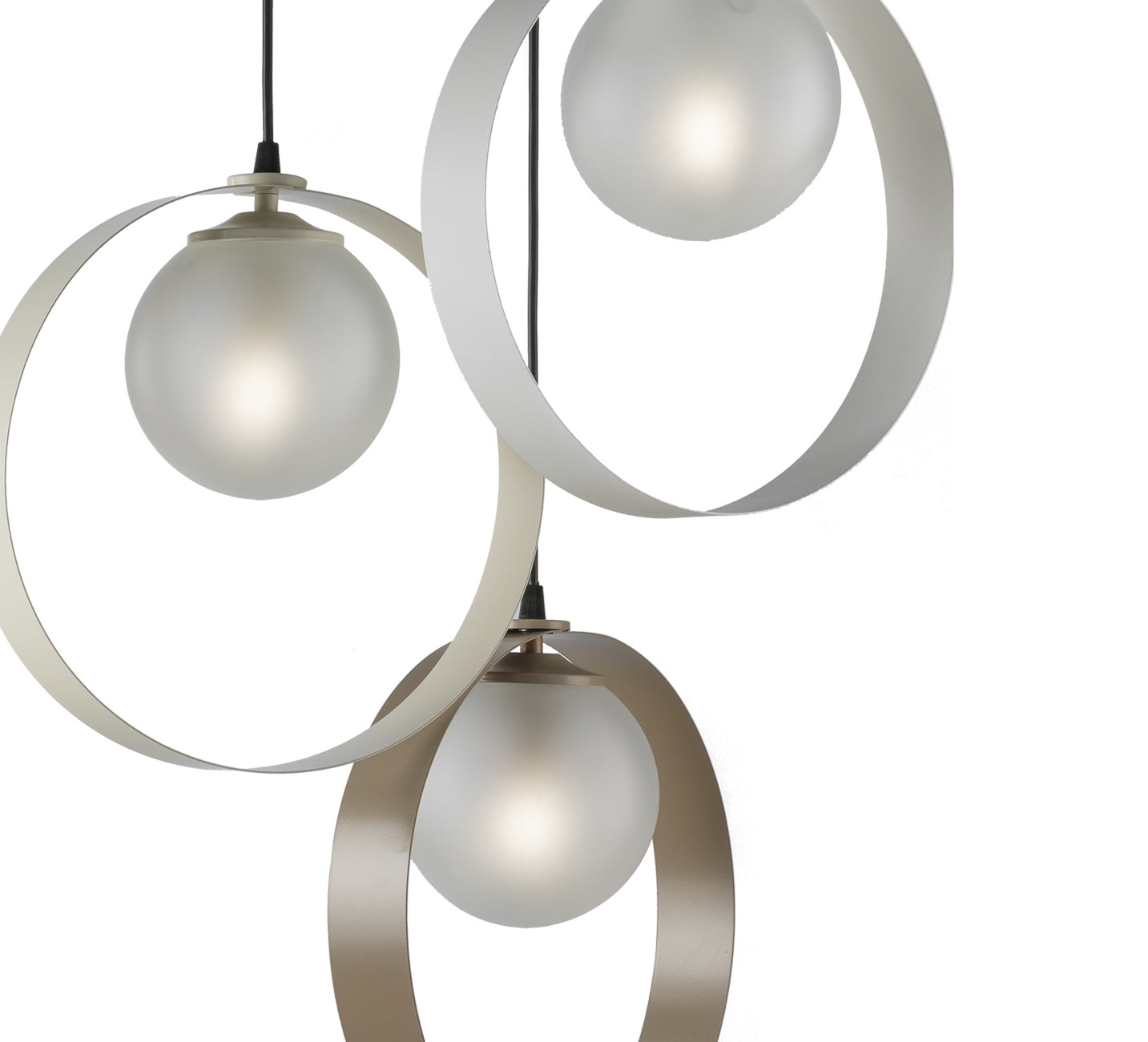 MODERN SUSPENSION WITH METAL CIRCLES AND SHABBY CHIC GLASS SPHERES