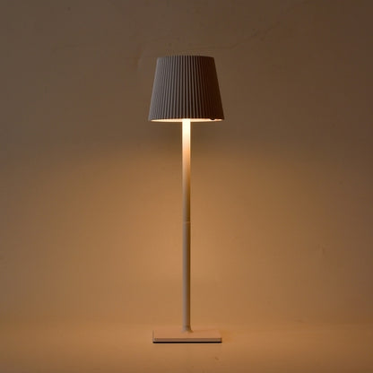 LAMPADA LED DA TAVOLO RICARICABILE CON PARALUME TONDO PLISSETTATO USB E SOLARE