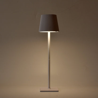 LAMPADA LED DA TAVOLO RICARICABILE CON PARALUME TONDO PLISSETTATO USB E SOLARE