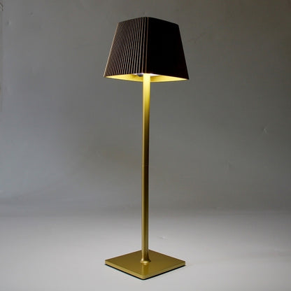LAMPADA LED DA TAVOLO RICARICABILE CON PARALUME QUADRATO PLISSETTATO USB E SOLARE